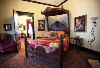 Grand Victorian Inn allows 18 year olds to book a room