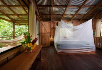 Finca Amistad Cacao Lodge allows 18 year olds to book a room