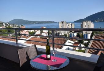 Apartments Anastasija has Balcony rooms