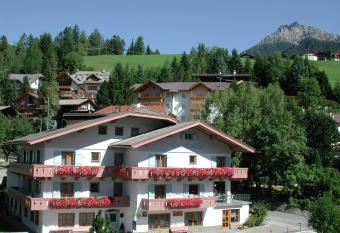 Garni Cristallo has Balcony rooms