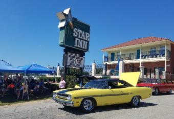 Star Inn Biloxi allows 18 year olds to book a room