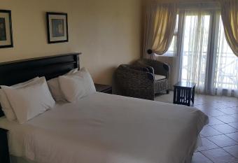 Ocean View Villas C11 allows 18 year olds to book a room