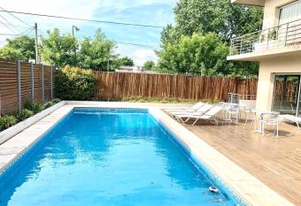 Departamento Alassio has Balcony rooms