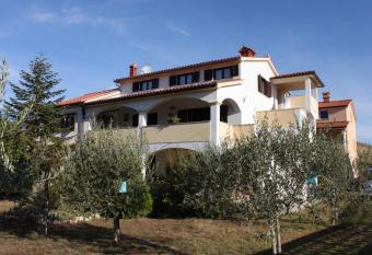 Apartments with a parking space Medulin - 7295 has Balcony rooms