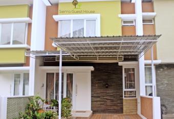 Sierra Villa Malang has Balcony rooms