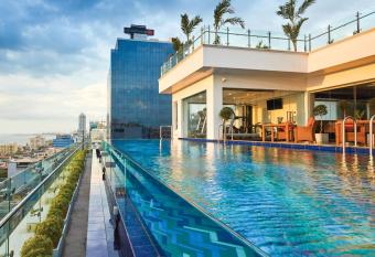 Mandarina Colombo allows 18 year olds to book a room