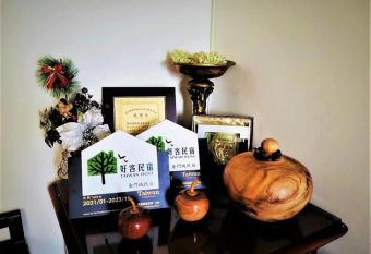 YehSir B&B has Balcony rooms