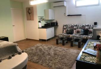 Villa Paraisos has Balcony rooms