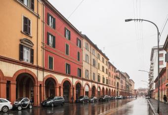 Saragozza Apartments has Balcony rooms