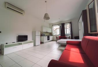 Mole27 - ResArt allows 18 year olds to book a room