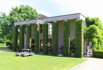 Le Jardin Des Sources has Balcony rooms