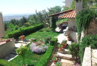 Apartment Orange allows 18 year olds to book a room