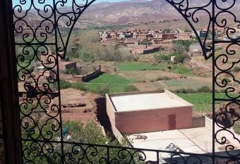 Auberge Restaurant Telouet has rooms with a private hot tub