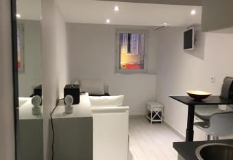 Studio Croisette Cannes allows 18 year olds to book a room