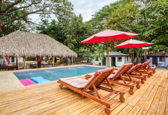 Selina Tamarindo allows 18 year olds to book a room