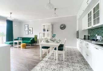 EXCLUSIVE Nautica Apartments allows 18 year olds to book a room