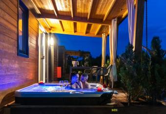 Plitvice Holiday Resort has Balcony rooms