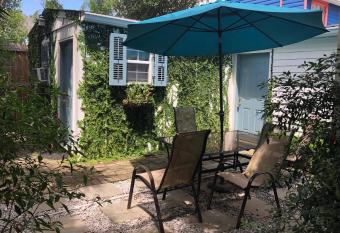 Studio Apartment Antonine has Balcony rooms