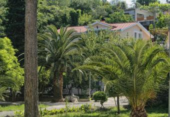 Apartments by the sea Trpanj, Peljesac - 257 allows 18 year olds to book a room