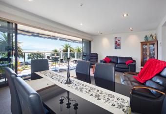 Nelson Waterfront Apartment has Balcony rooms