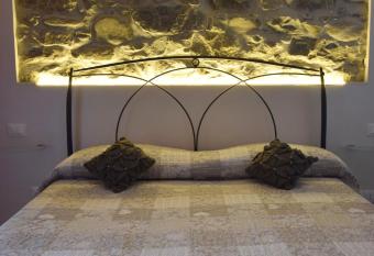 Dolce......Soggiorno allows 18 year olds to book a room