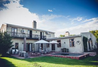 Station House Simondium has Balcony rooms