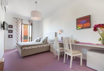 A Sorrento B&B has Balcony rooms