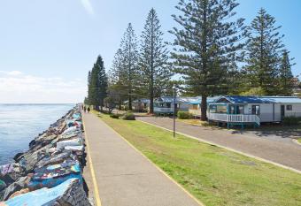 NRMA Port Macquarie Breakwall Holiday Park has Balcony rooms