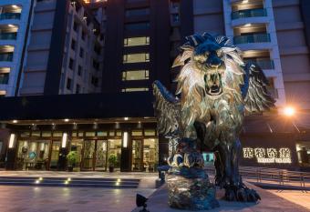 Fantasy Palace allows 18 year olds to book a room