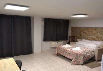 Monolocale Via Leopardi allows 18 year olds to book a room