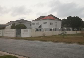 Beachway Guesthouse has Balcony rooms