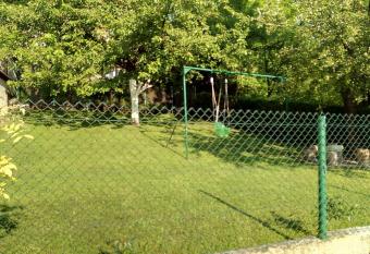 Lajlas Apartment has rooms with a private hot tub