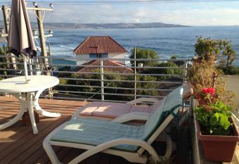 Hostal La Casa Barco has Balcony rooms