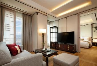 Signiel Seoul has rooms with a private hot tub