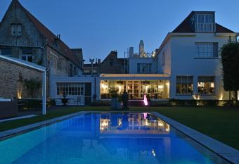 Casa Romantico allows 18 year olds to book a room