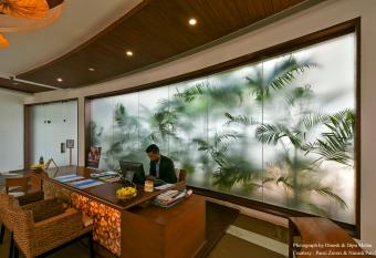 Gulmohar Greens Golf & Country Club has Balcony rooms