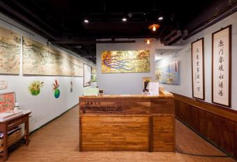 DongNing Atlas Hotel allows 18 year olds to book a room