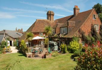 Clayton Wickham Farmhouse allows 18 year olds to book a room