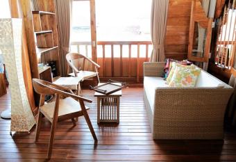 Seahouse Bali Indah Beach Inn allows 18 year olds to book a room