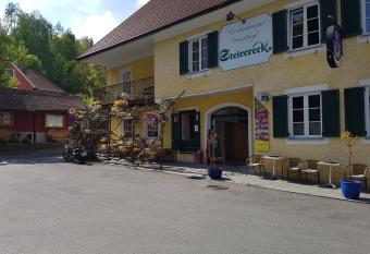 Gasthof Restaurant Steirereck n has Balcony rooms
