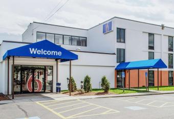 Motel 6 Brockton. Ma has Smoking rooms