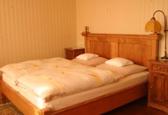 Willa Nestor has Balcony rooms