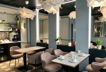 Amadeus Hotel allows 18 year olds to book a room