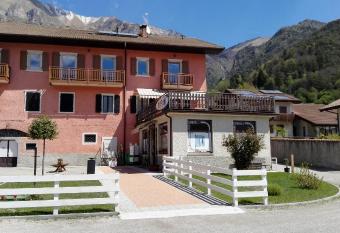 Ledro Lake Suites has Balcony rooms