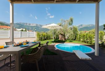 Votsalo Suites has Balcony rooms