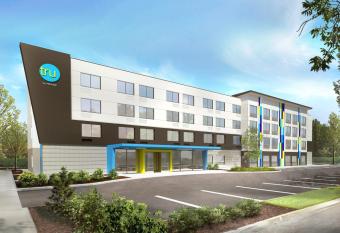 Tru by Hilton Oklahoma City Airport has Balcony rooms