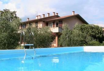 Residence Le Giare has Balcony rooms