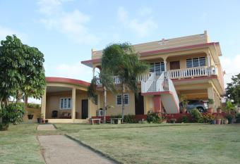 Jardin del Mar Guesthouse allows 18 year olds to book a room