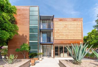 Kubo Hotel allows 18 year olds to book a room