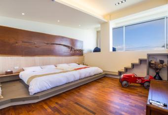 WMS Villa has Balcony rooms